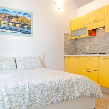 La Piccola By Happyhostorino Apartment Exterior photo